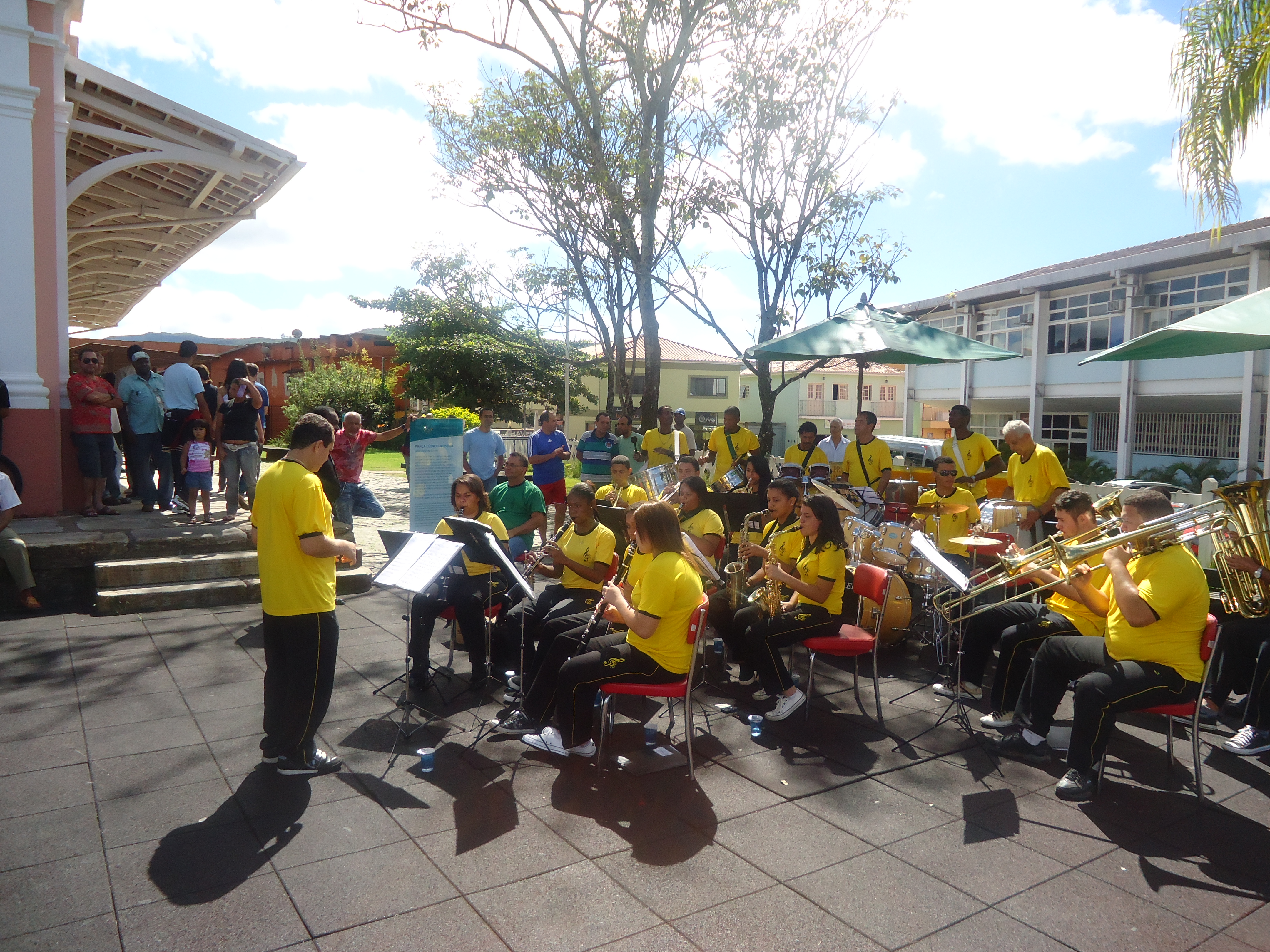 05-05-12_apresentacao_de_banda_soc_mus_s_vicente_de_paula_-_gustavo_n_28329