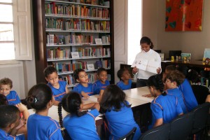 Circuito de Leitura com os alunos da Escola Bolinha de Sabão - Estação de Mariana.