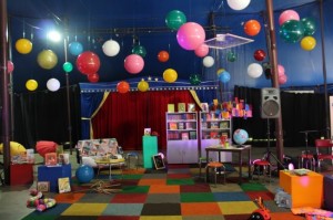 Sarau 'É o Bicho!' - cenário montado na Tenda Cultural da Estação de Ouro Preto