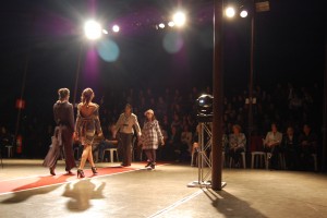 Desfile na Tenda Cultural
