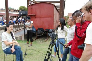 Os alunos aprenderam entre aulas práticas e teoricas a possibilidade de trabalhar, editar e capturar vídeos. Fotos: Rafael Santos